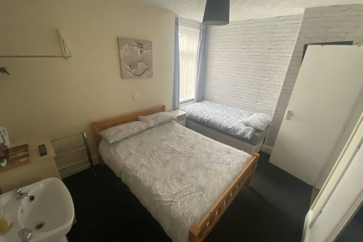 Individually decorated, iron/ironing board, free WiFi, bed sheets