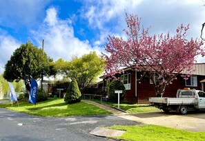 Reception - Jenolan Holiday Park - Campsite (Oberon)