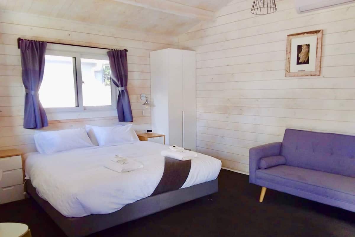 Cabin Cao cấp, 1 giường cỡ king | Trang bị nội thất với thiết kế riêng biệt, bàn ủi/dụng cụ ủi quần áo