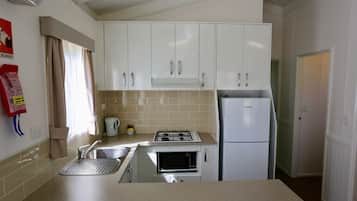 豪華小屋, 2 間臥室, 露台 | 私人廚房 | 雪櫃、微波爐、爐具、電熱水壺