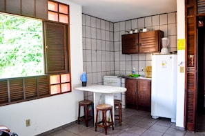 Geladeira, fogão, cooktop, torradeira