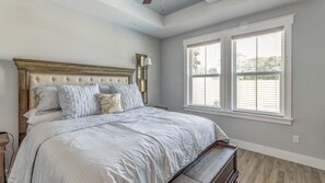 4 bedrooms, iron/ironing board, free WiFi, bed sheets