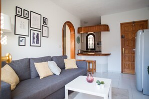 TV, stereo - Apartamanto with terrace, free WiFi, communal pool in Puerto Rico (Mogán)