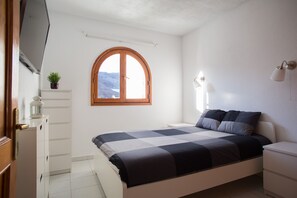 1 bedroom, iron/ironing board, WiFi, bed sheets - Apartamanto with terrace, free WiFi, communal pool in Puerto Rico (Mogán)