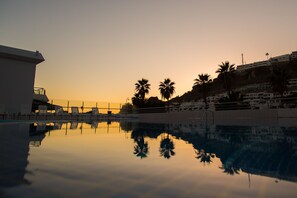 Piscine extérieure, piscine chauffée