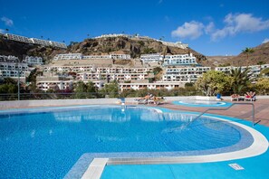 Outdoor pool, a heated pool - Apartamanto with terrace, free WiFi, communal pool in Puerto Rico (Mogán)