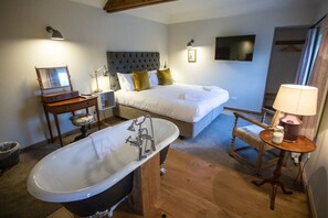 Superior Double Room (Superior Kingsize) | Premium bedding, iron/ironing board - Black Horse (Arundel)