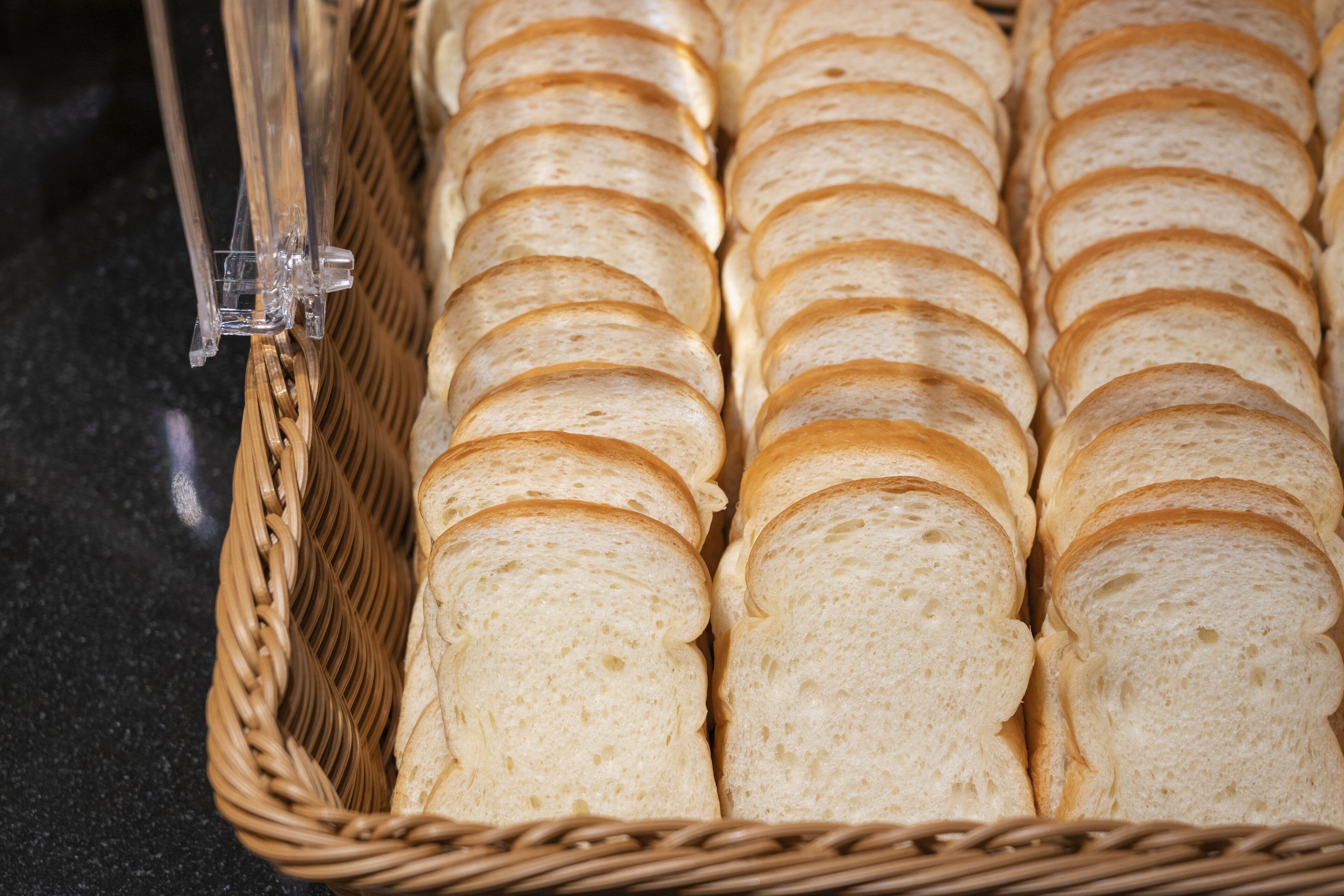 A basket of sliced bread.