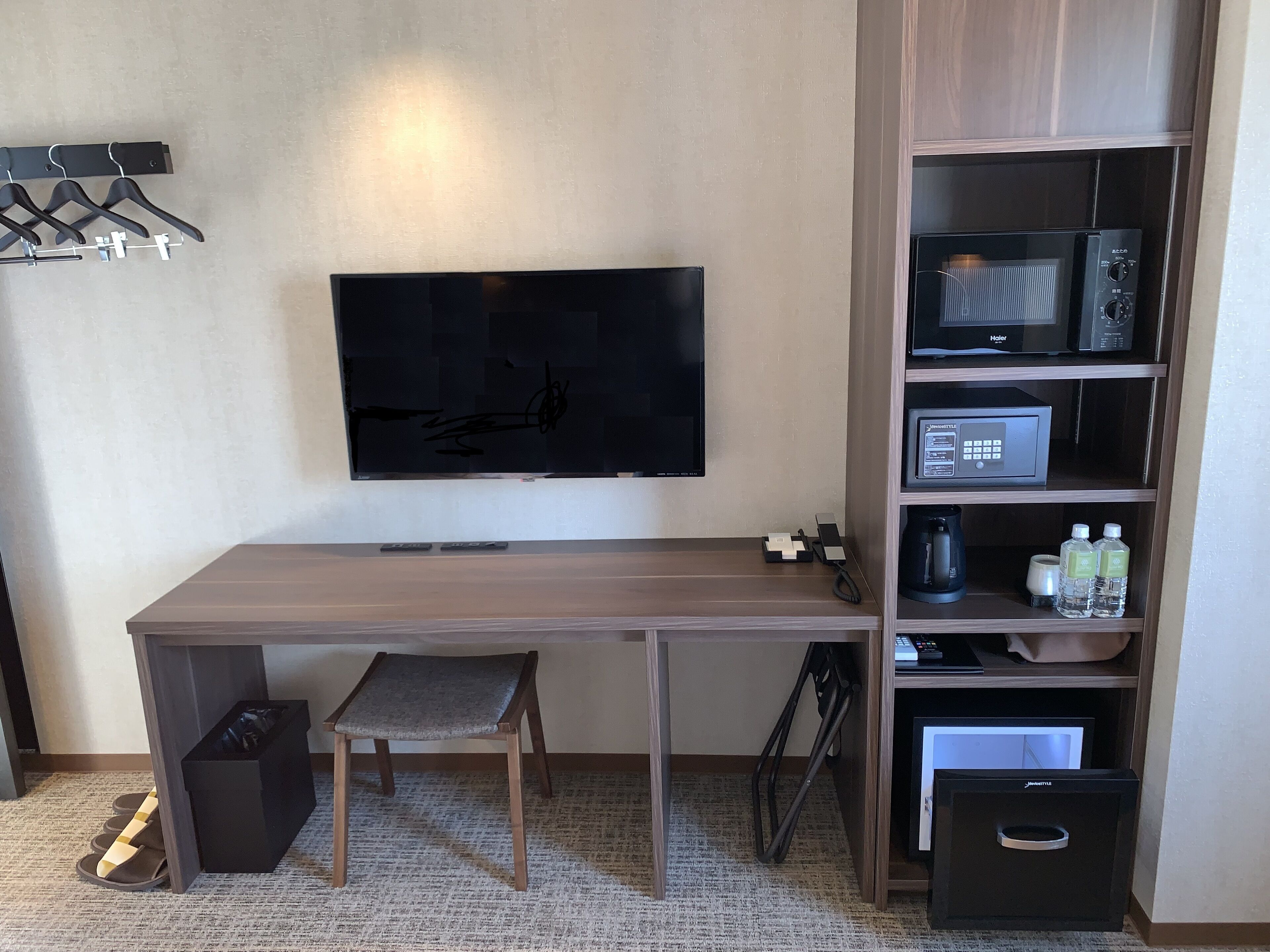 1 bedroom, in-room safe, desk, blackout curtains