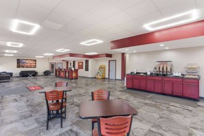 Free daily continental breakfast - Econo Lodge Cave City (Cave City)