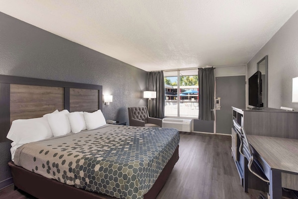 Standard Room, 1 King Bed, Non Smoking | Desk, WiFi (free), individually furnished, bed sheets