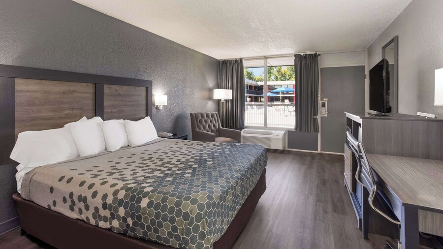 Econo Lodge Cave City