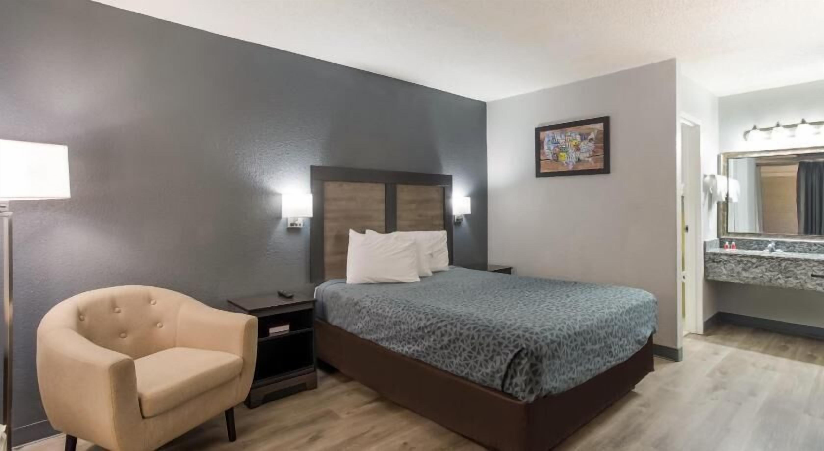 Individually furnished, desk, free WiFi, bed sheets