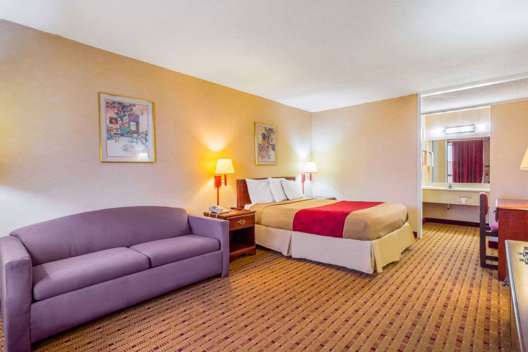 Individually furnished, desk, free WiFi, bed sheets