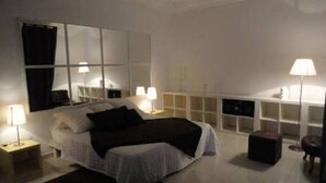 Comfort Villa, 6 Bedrooms | Living area | TV - Villa French Luxe (Dakar)