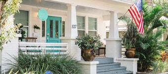 Stay Together in a Sun-Filled Historic Uptown Apartment Near Downtown