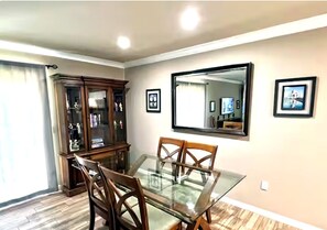 Dining - 3BR/2BA Lake Mariam Home Near LEGOLAND with Kitchen & Laundry_1724 (Winter Haven)