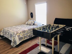 Games room - *3/2*GorgeousNEWLakeHome2AceLoc*4mi*LEGOLAND*1724 (Winter Haven)