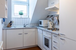 Kühlschrank, Mikrowelle, Geschirrspüler