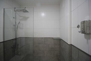 Shower, rainfall showerhead, hair dryer, towels