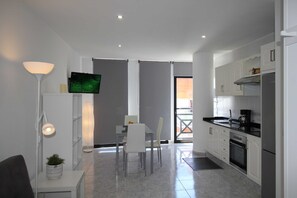 Køleskab, mikrobølgeovn, ovn