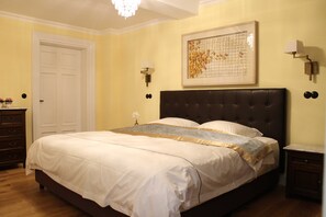 Unclassified image, 3 of 21, button