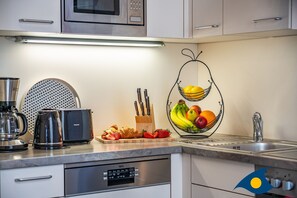 Køleskab, mikrobølgeovn, ovn, opvaskemaskine