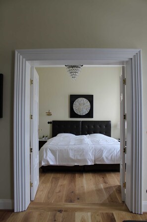 2 bedrooms, in-room safe, WiFi, bed sheets