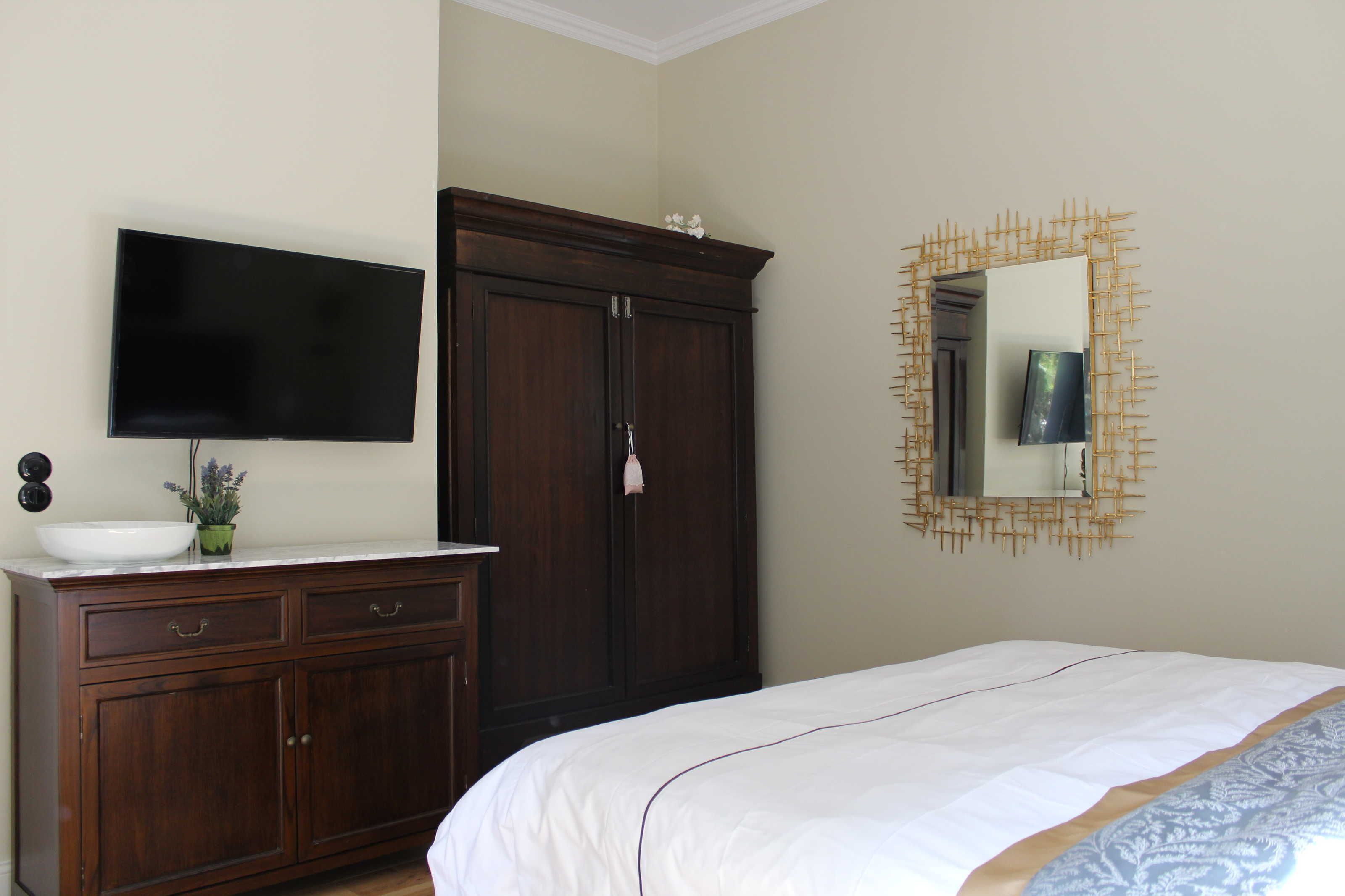 2 bedrooms, in-room safe, WiFi, bed sheets