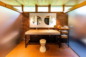 Villa ejecutiva, vista al río | Ropa de cama de alta calidad, edredón y artículos del minibar gratis