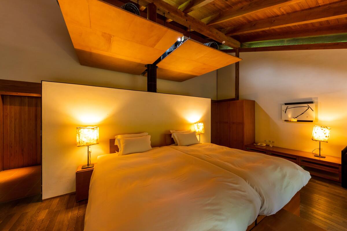 Villa ejecutiva, vista al río | Ropa de cama de alta calidad, edredón y artículos del minibar gratis