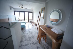 海景雙床房 | 办公桌、隔音、免费 WiFi、床单