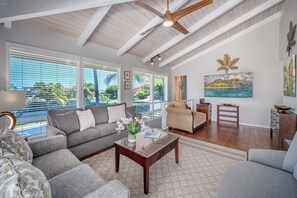 Flat-screen TV, DVD player, stereo