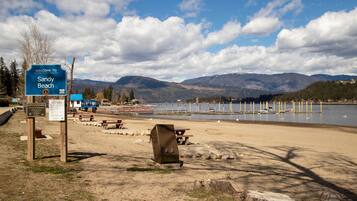 Cottage, 2 Bedrooms | Beach