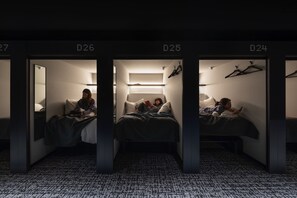 Caja fuerte, wifi gratis, ropa de cama
