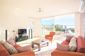 Villa | Living room