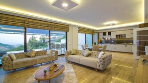 Panoramic-Villa, 2 Schlafzimmer, Terrasse, Bergblick | Wohnzimmer