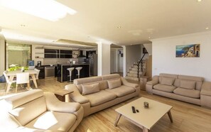 别墅, 5 间卧室 | 客厅 | 液晶电视