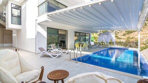 Outdoor pool, free cabanas, sun loungers - Villa Wild (Kas)