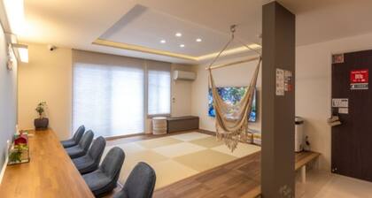 Guest House Gifuhashima COCONE - Hostel