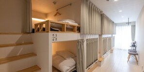 Premium bedding, down comforters, individually furnished, desk - Guest House Gifuhashima COCONE - Hostel (Hashima)