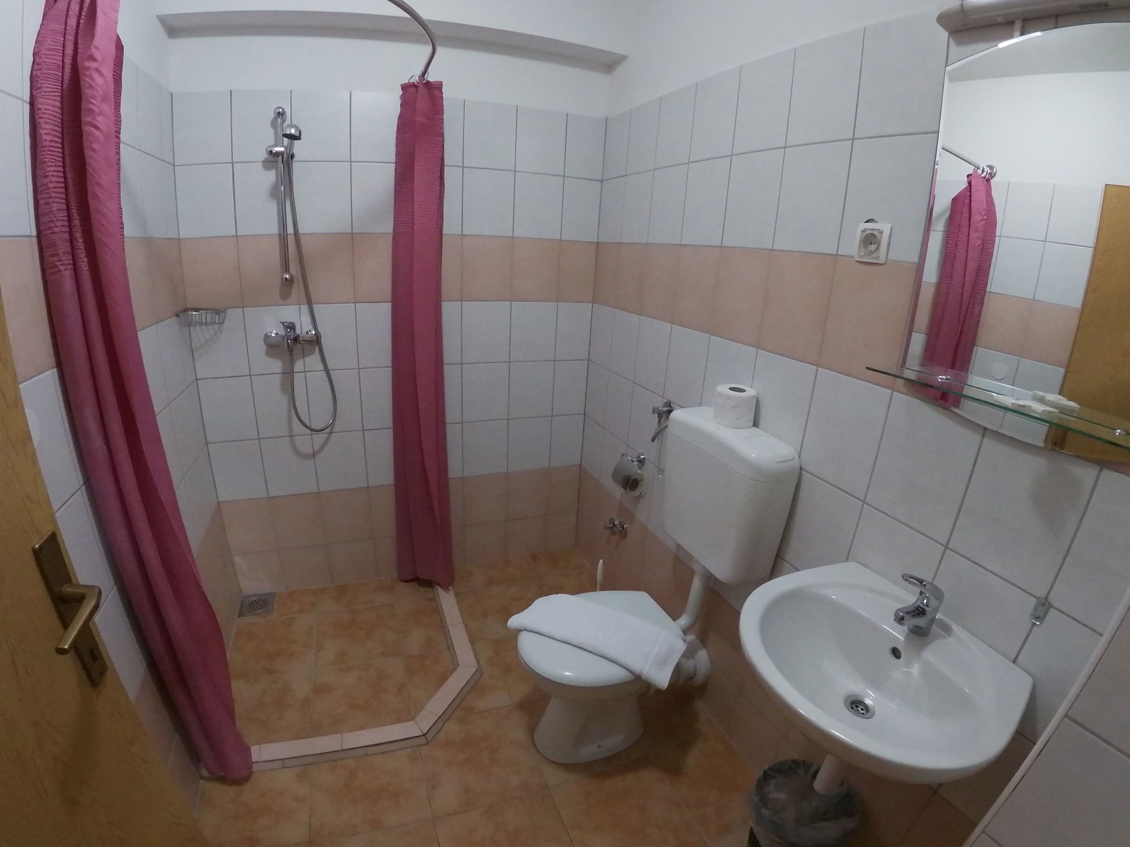 Foto - Hotel Bagarić -ispod brda ukazanja adress Kraljice Mira 56 Bijakovci Međugorje