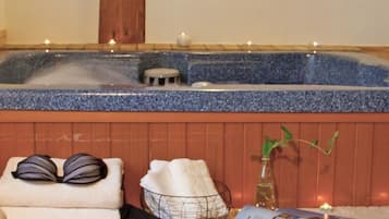 Double Room, Jetted Tub (Lemon Thyme) | Jetted bathtub