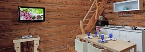 Nhà Duplex (Olive) | Bếp nhỏ riêng | Tủ lạnh, lò vi sóng, bếp nấu, ấm điện 