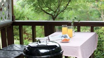 Double Room (Lime) | Balcony