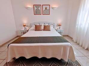 1 bedroom, iron/ironing board, free WiFi