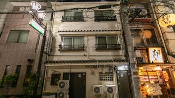 施設の正面