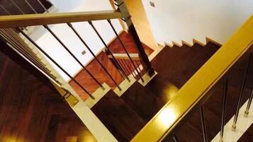 Deluxe-Apartment, 2 Schlafzimmer | Schreibtisch, Verdunkelungsvorhänge, schallisolierte Zimmer, Bettwäsche