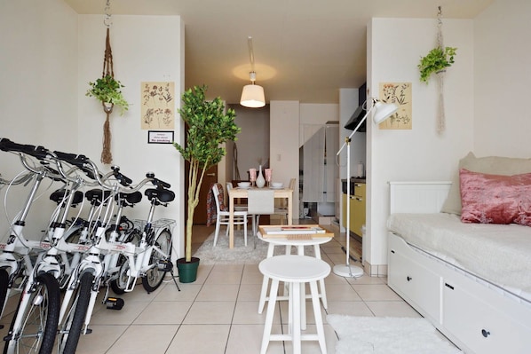 Private Vacation Home | Living area | Flat-screen TV