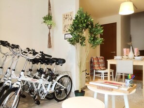 Ferienhaus (Private Vacation) | Wohnbereich | Flachbildfernseher